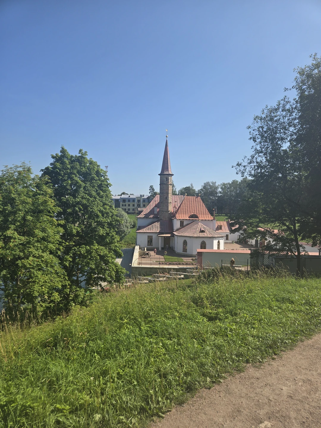 Замечательный день в Гатчине. Дария прекрасный экскурсовод. Очень много информации, исторические факты,интересные истории. День прошёл незаметно