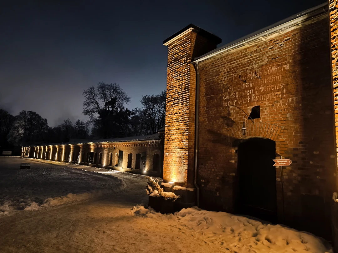 Денис провел отличную ночную экскурсию для нашей группы, рассказал об истории возникновения и жизни форта #11