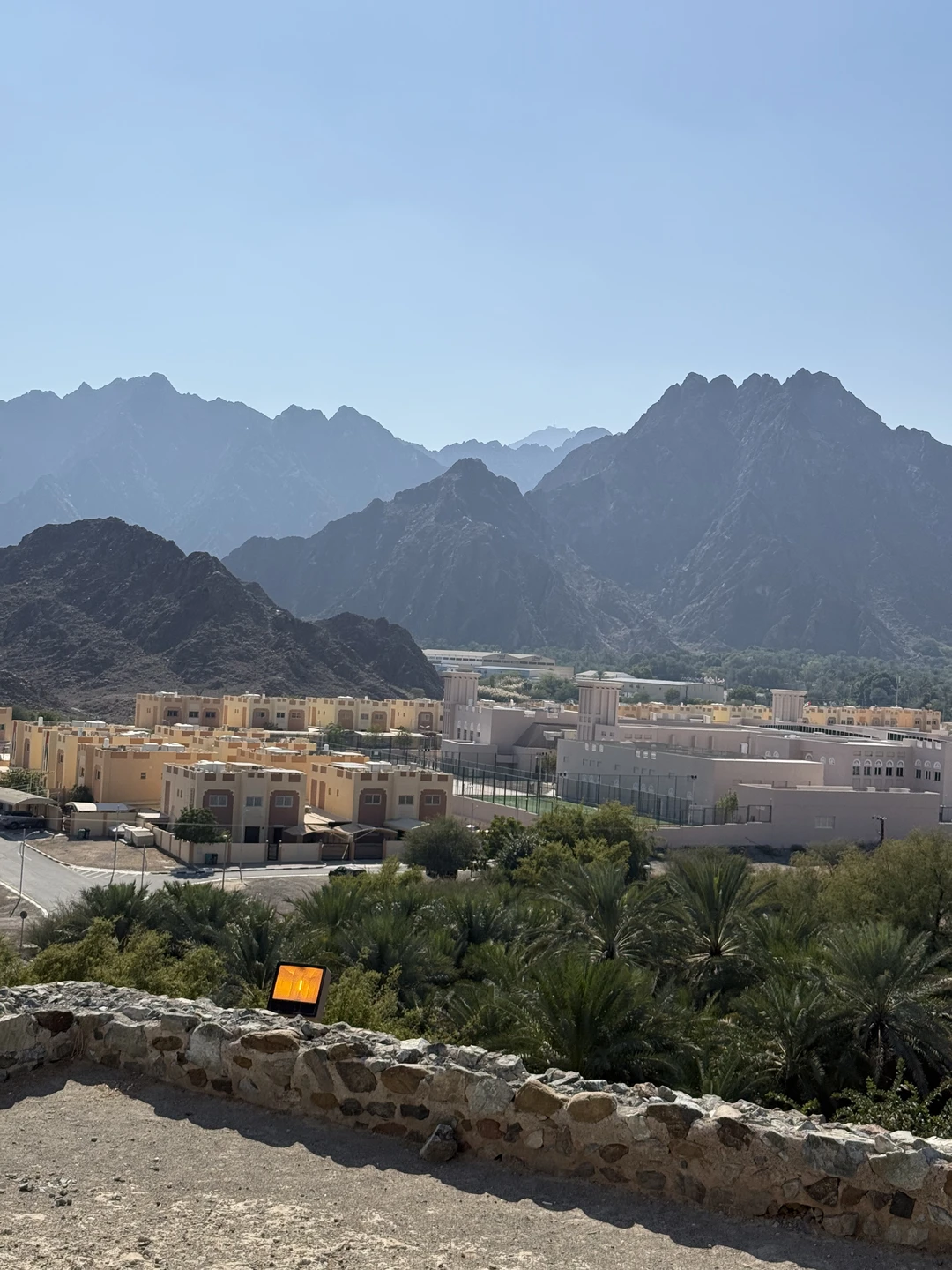 Ездили в тур с Мохаммадом. 2 взрослых, 2 детей и подросток. Все прошло замечательно. Тур понравился)