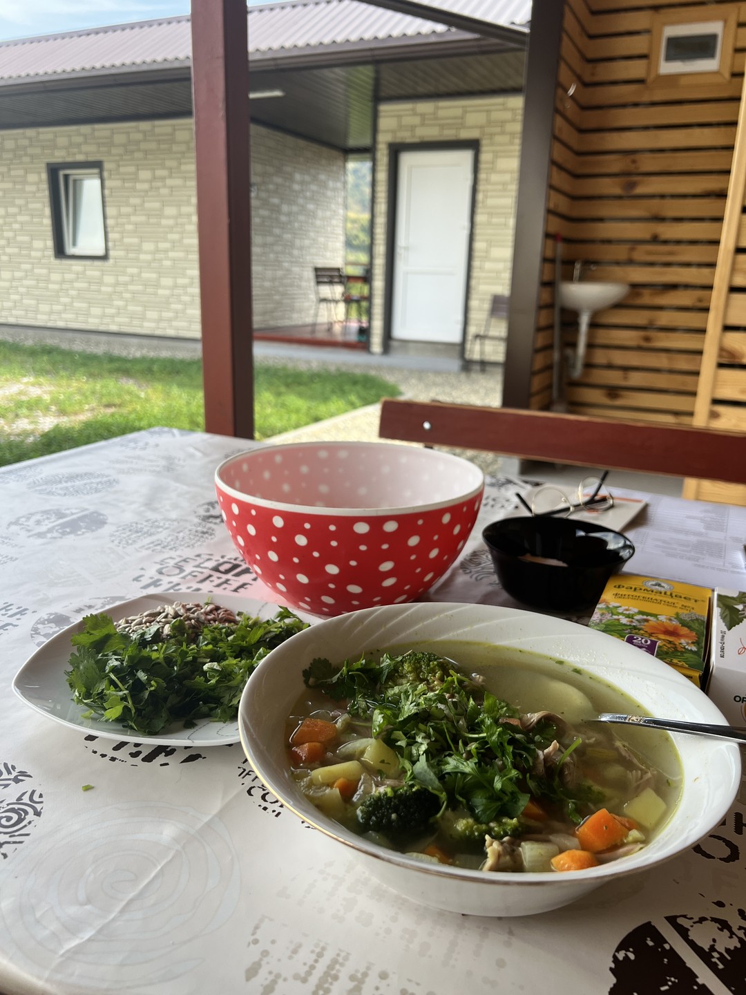 Пятидневный релакс в компании гор, моря и душевных хозяев этого места! Идеальный график занятий и прогулок,