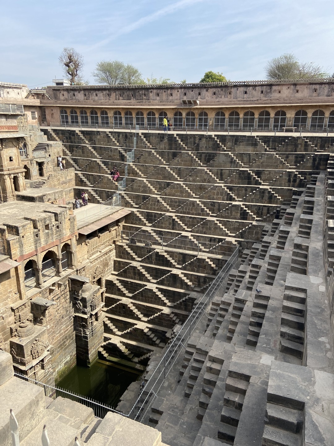 Спасибо всей Вашей команде за чудесное знакомство с Индией и ее замечательными городами и культурой! Тур