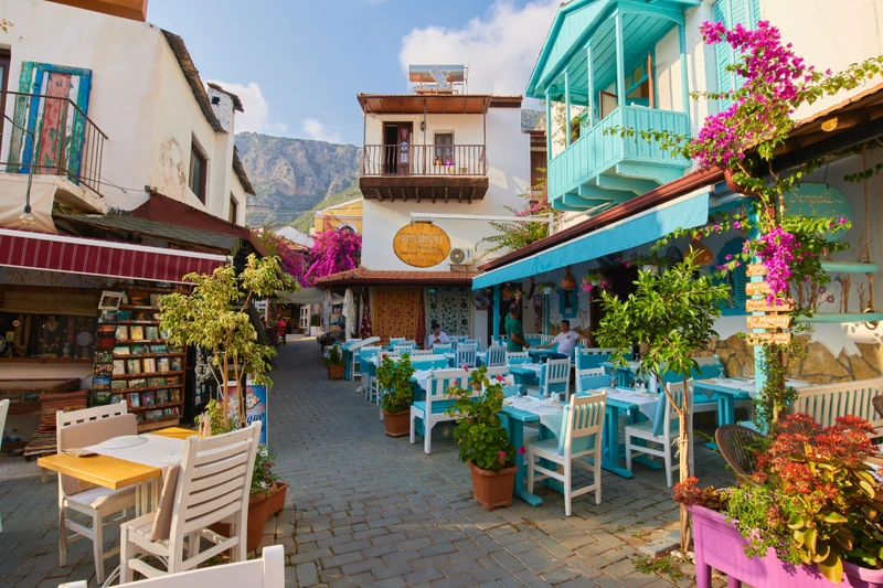 Живописный Каш и лазурный Капуташ — из Кемера