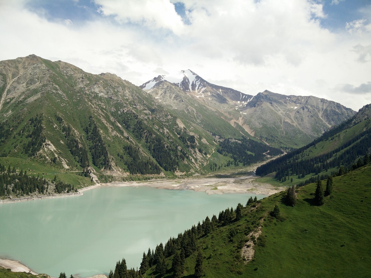 Большое Алматинское озеро, водопад Аюсай, горячие источники — из Алматы