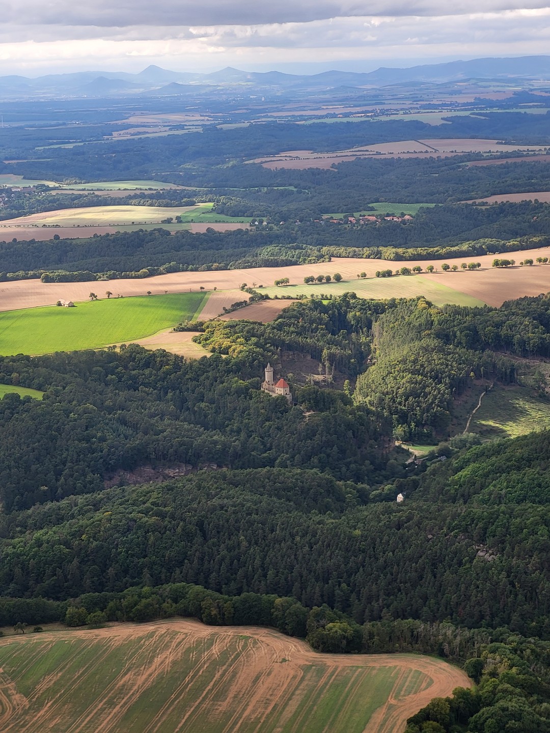 Потрясающая экскурсия! Оставила самые яркие впечатления. Вчем, кто любит летать и хочет себя попробовать в качестве