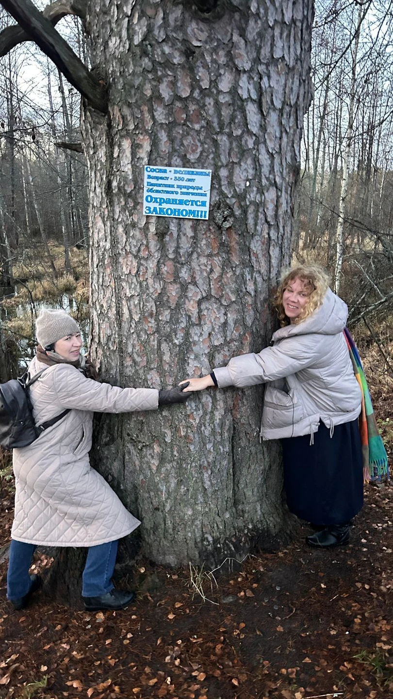 Гид глубоко разбирается в теме и доступно подаёт информацию. Более того, гид всячески помогает восстановить историческое