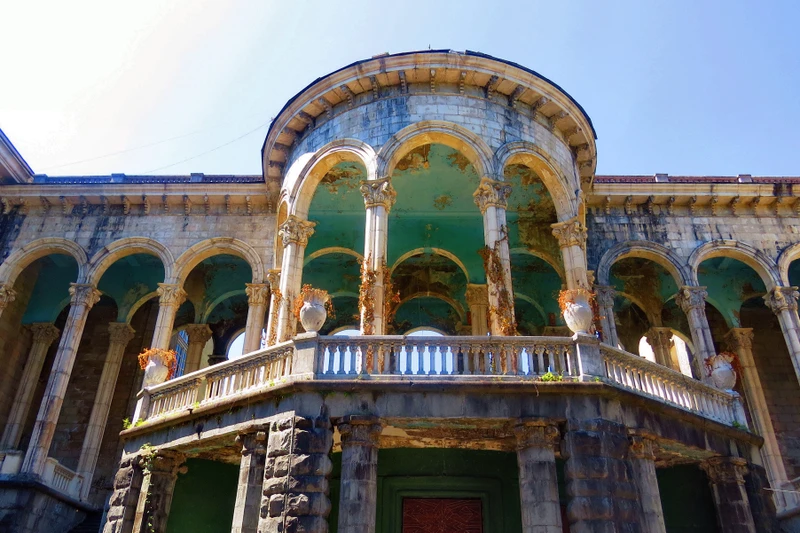 Ничто не вечно. Застывшие санатории Цхалтубо