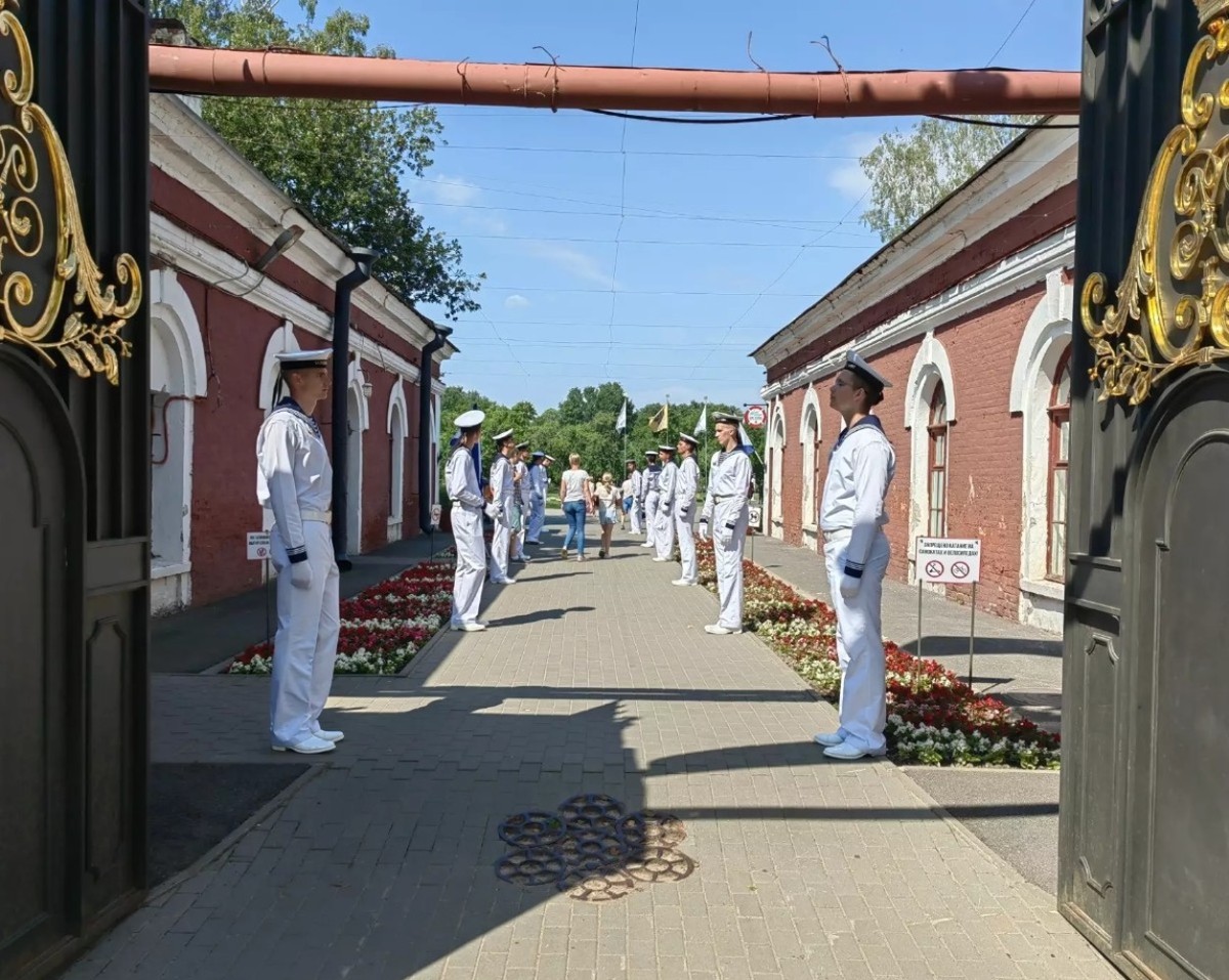 В морской пригород Петербурга — Кронштадт (6/12)