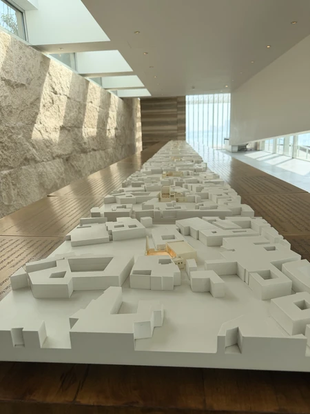 Луиза помогла мне провести единственный день в Бахрейне максимально интересно и комфортно, рекомендую от всей души