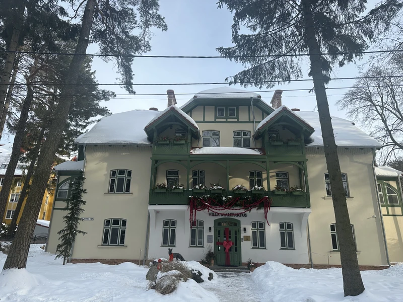 Экскурсия очень понравилась, не смотря на то, что было много снега и погода относительно прохладная. Погодные