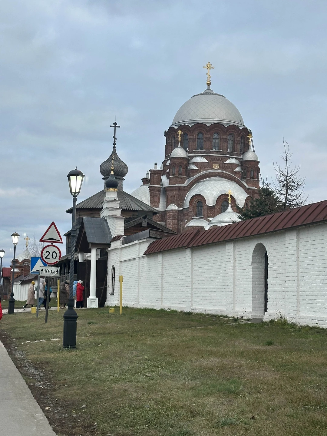 Спасибо огромное за экскурсию. Очень интересно и насыщенно. Можно немного увеличить время экскурсии, чтобы было больше
