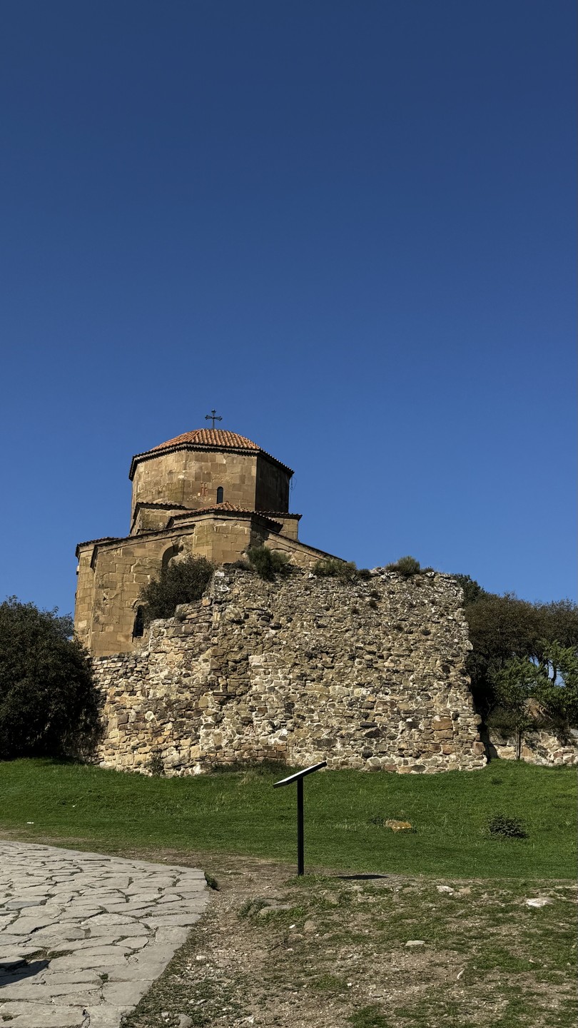 Организаторы очень постарались, собрали все самое интересное в один тур, фантастика! Отдельное спасибо гидам и водителям