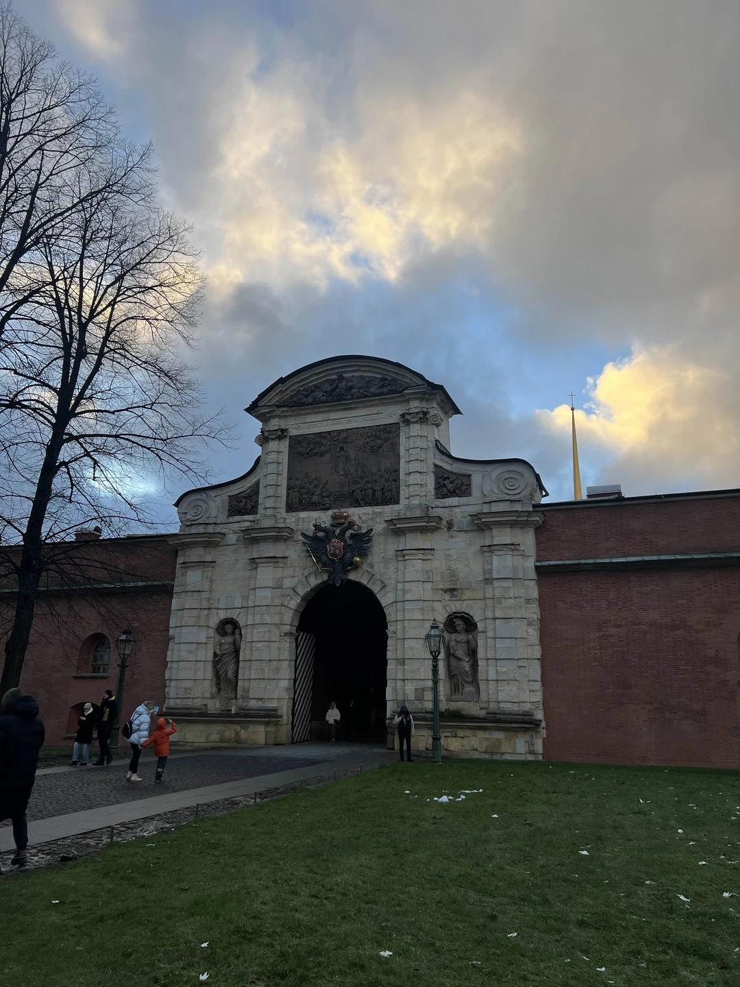 Спасибо большое за увлекательную экскурсию. Информация подана в большом объеме но, все четко и понятно