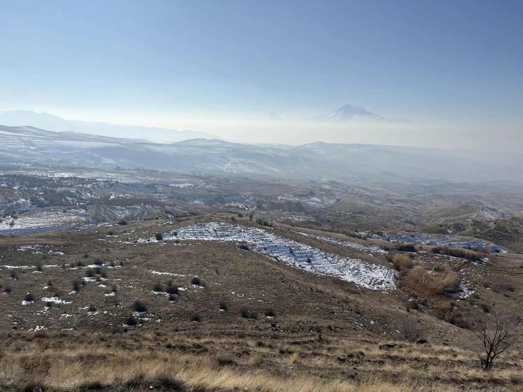 Все прошло отлично от момента заказа и до самого конца экскурсии. Была с мамой, которая хотела узнать древнюю культуру Армении.