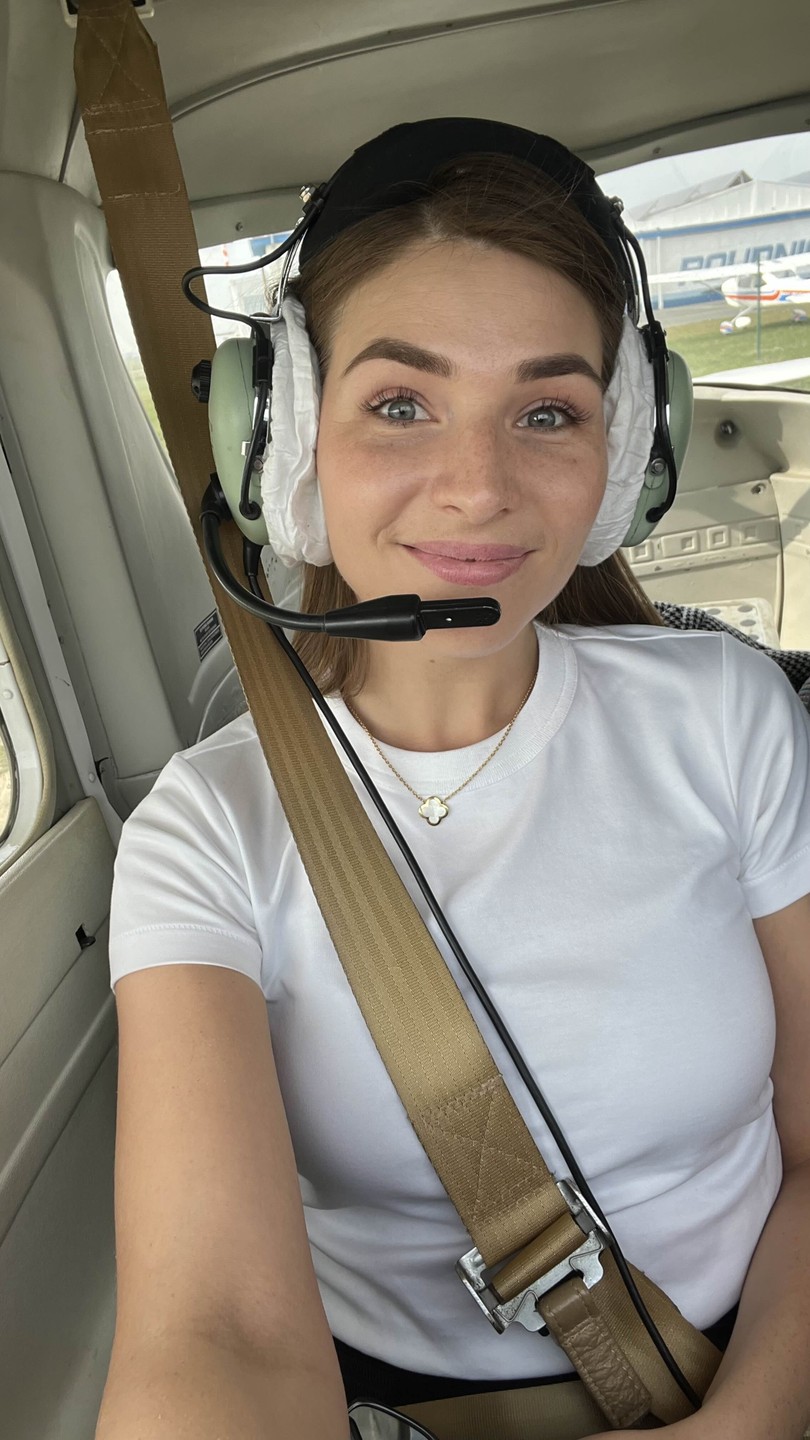 Поведи самолёт над Прагой (Марина)
