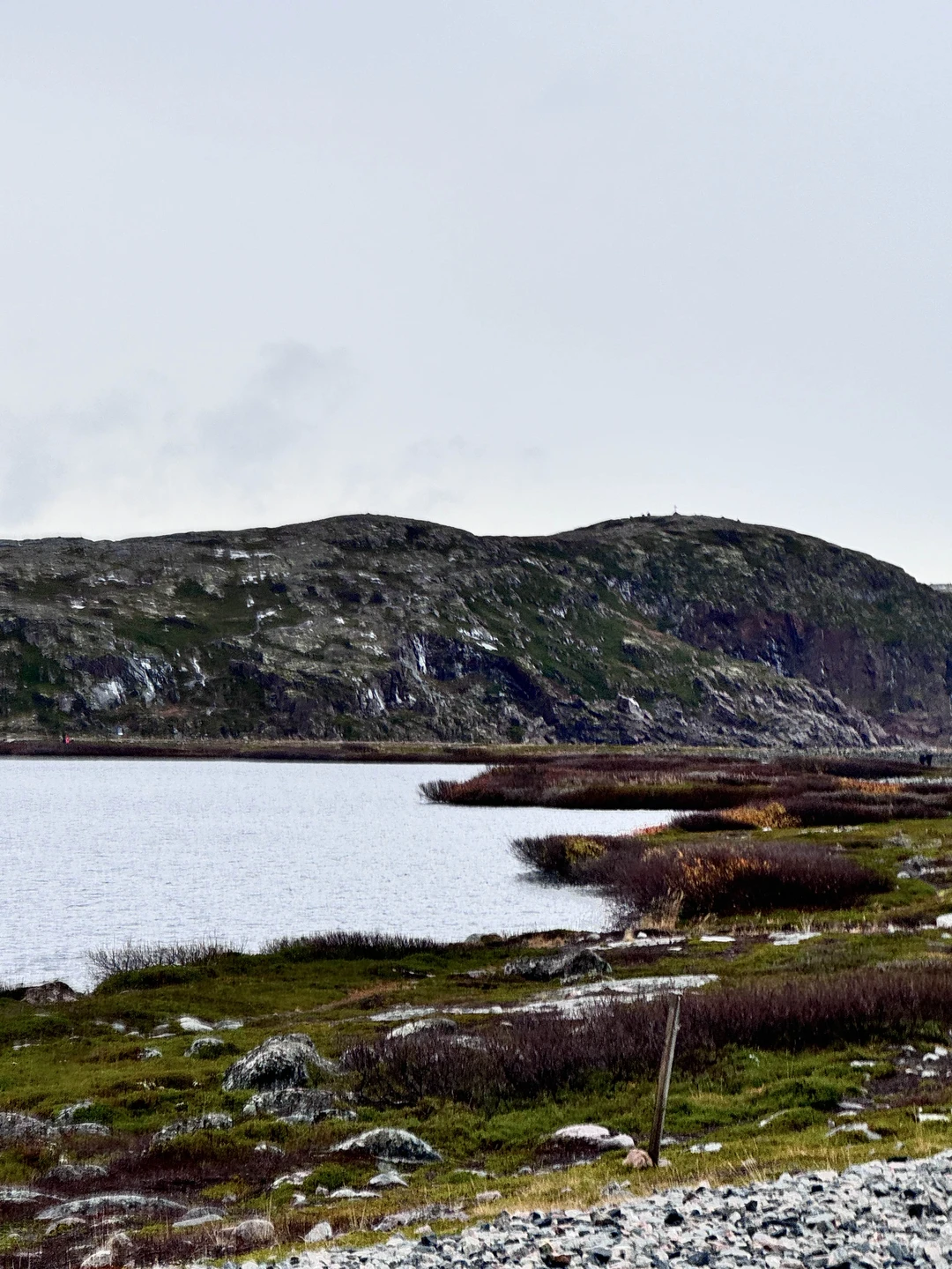 Вчера я провел чудесный день в Цзе Ли. Я восхищался водопадами, пляжами, китами и так далее