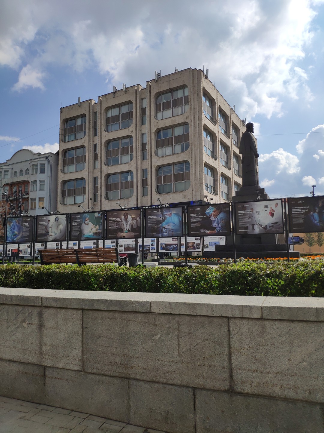 Большое спасибо Елене за замечательную прогулку! Дети получили массу впечатлений, узнали много нового. Взрослым было не