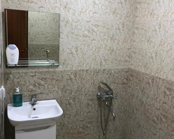 Стеклянный мост над пропастью, озеро Паравани, скальный город Вардзиа