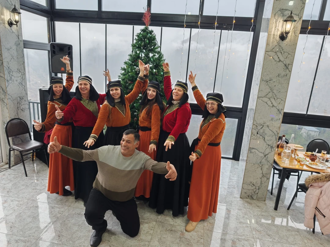 Огромное спасибо за прекрасный день! Красиво, познавательно, вкусно и очень весело!!!