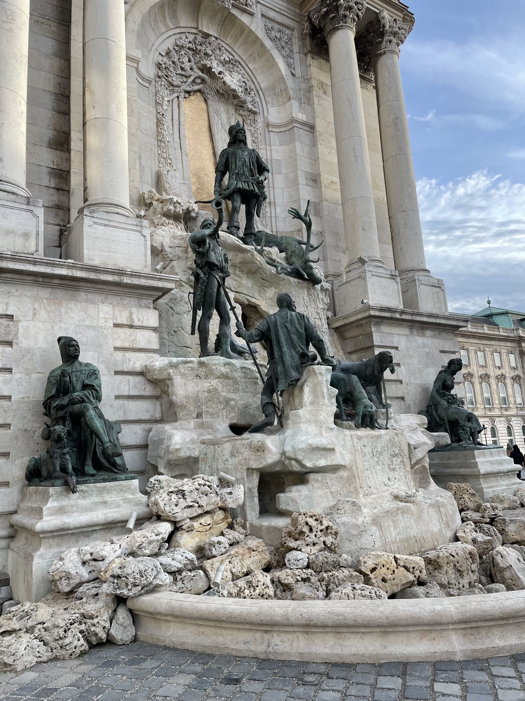 Мы были всего один день и удачно получилось очень срочно найти гида, Лана провезла нас по интересным местам и рассказала много исторических фактов.