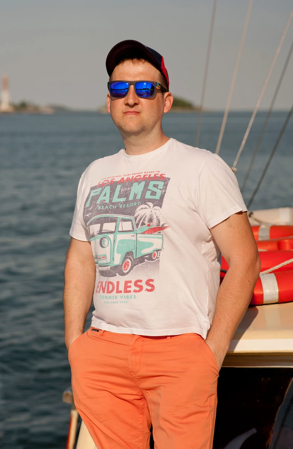 Фотосессия с Юлией была легка, приятна и непринужденна. Юлия отличный фотограф и собеседник. Мы с мужем