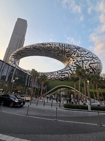 Миразиз прекрасный гид и очень хороший человек. Очень много показал, рассказал, нам с супругом очень понравилось😍. Всем рекомендую!!!