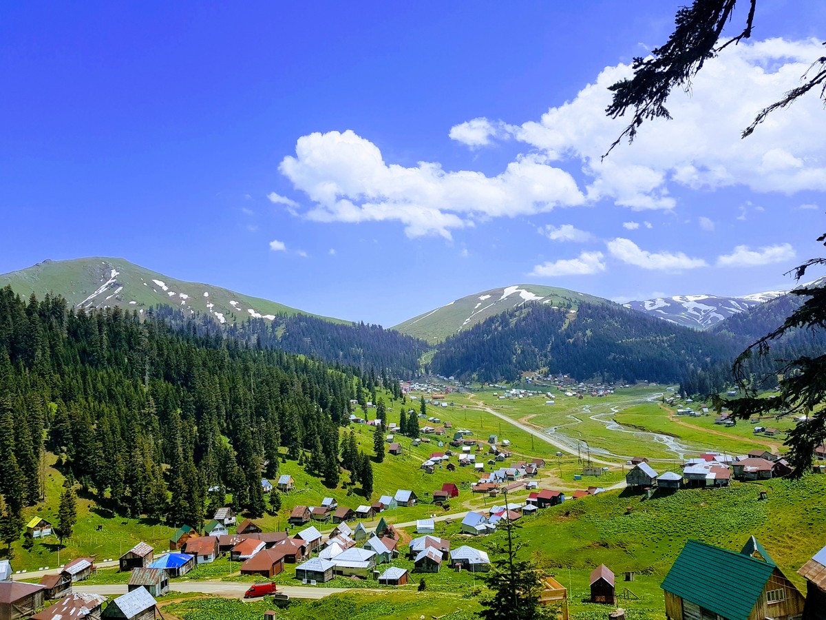 Главное изображение экскурсии - Горный посёлок Бахмаро: день в природной идиллии