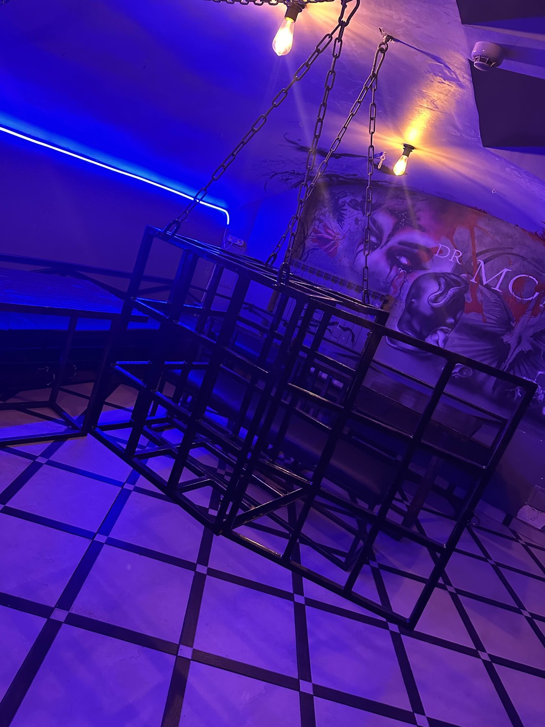 Ночной креативный Петербург на «мини купере». Арт и бары (Кристина)