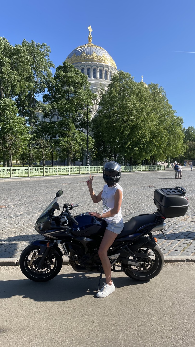 Я не так давно живу в Питере и недавно стала мотоциклисткой. В мото-кругах Санкт-Петербурга имя организатора