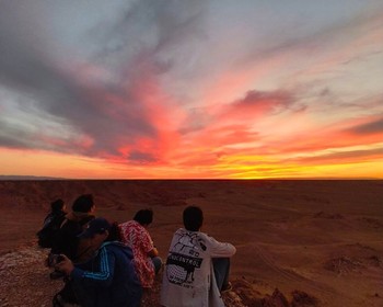 Пылающие скалы Баянзаг