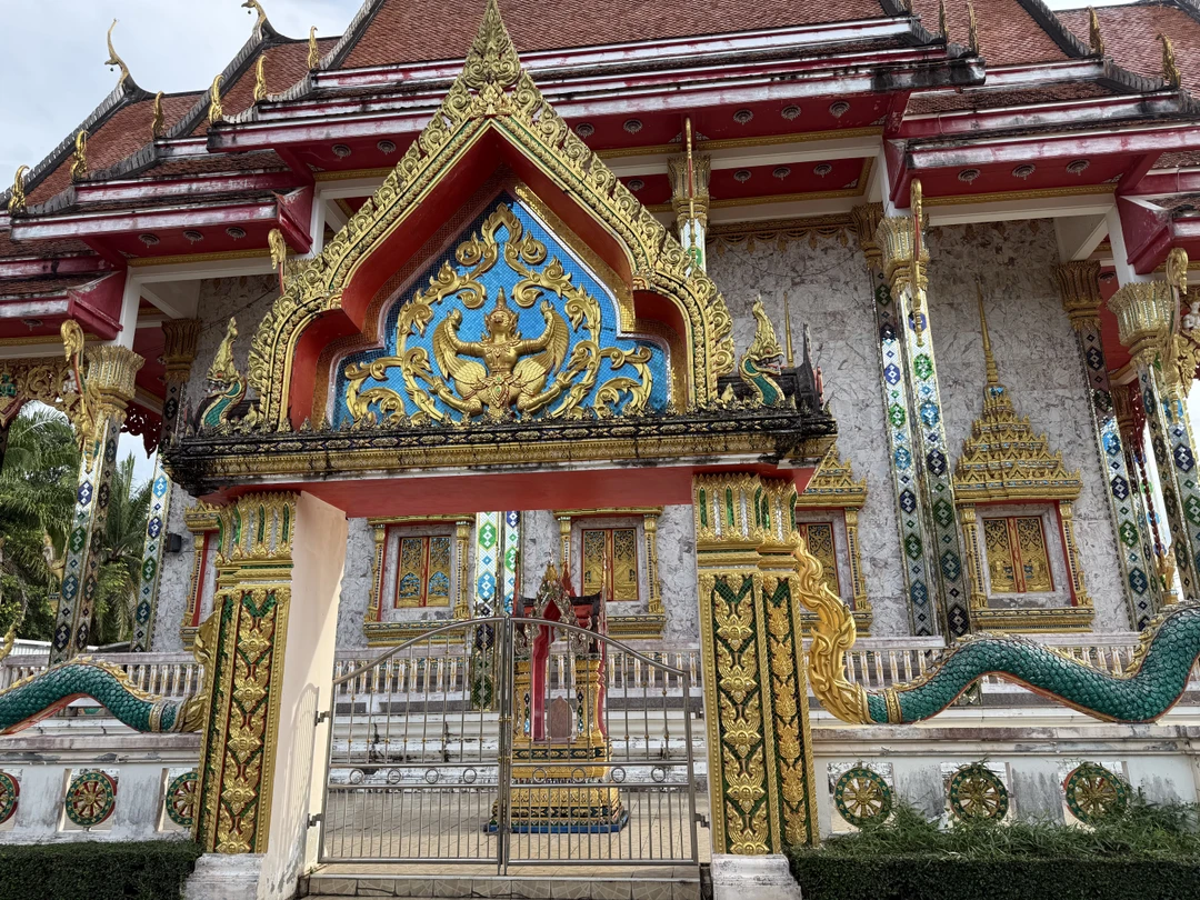 Были на экскурсии по храмам с гидом Денисом, и путешествие оставило очень хорошее впечатление. Маршрут оказался