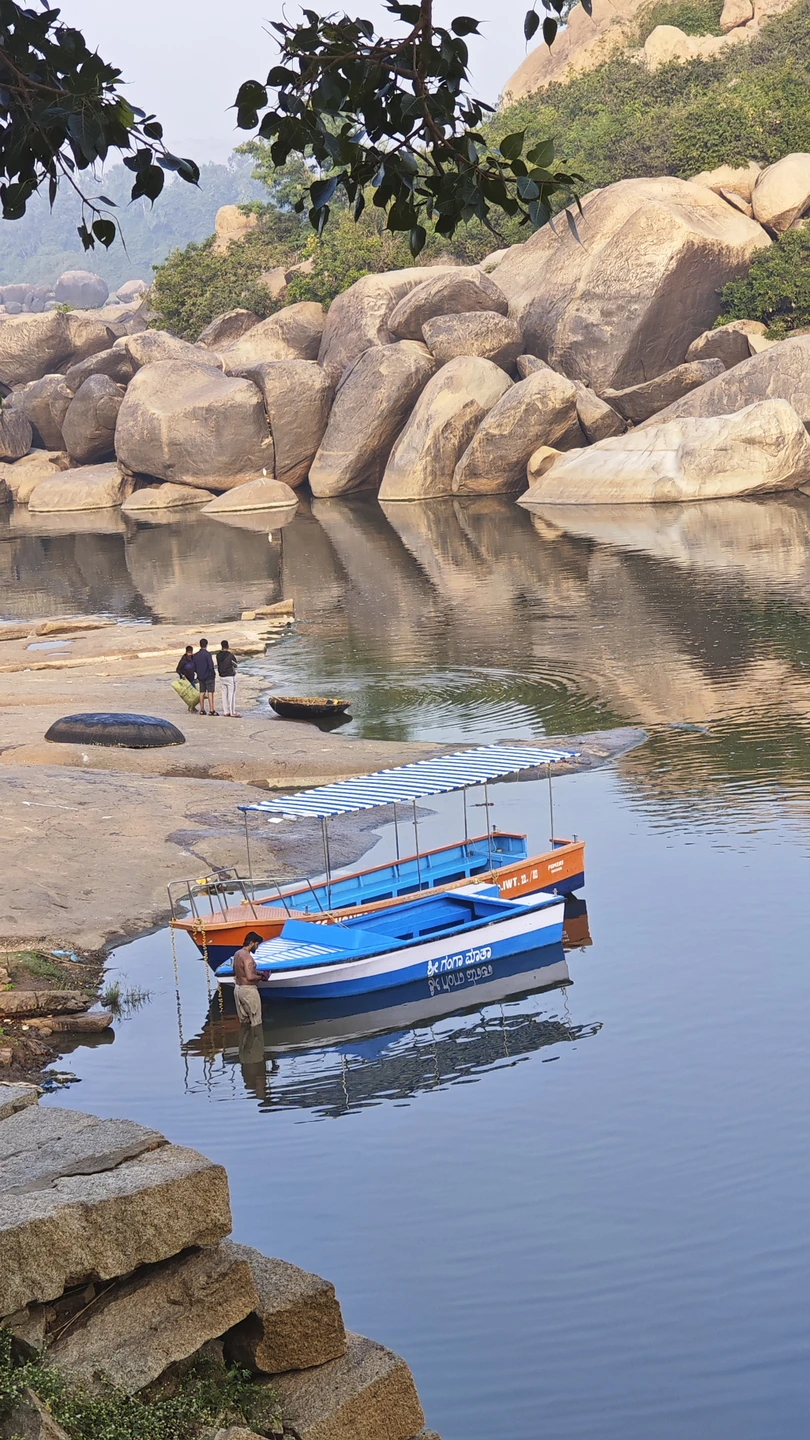 В Хампи была второй раз. 10 лет назад получила яркие впечатления, которые захотелось обновить) И это