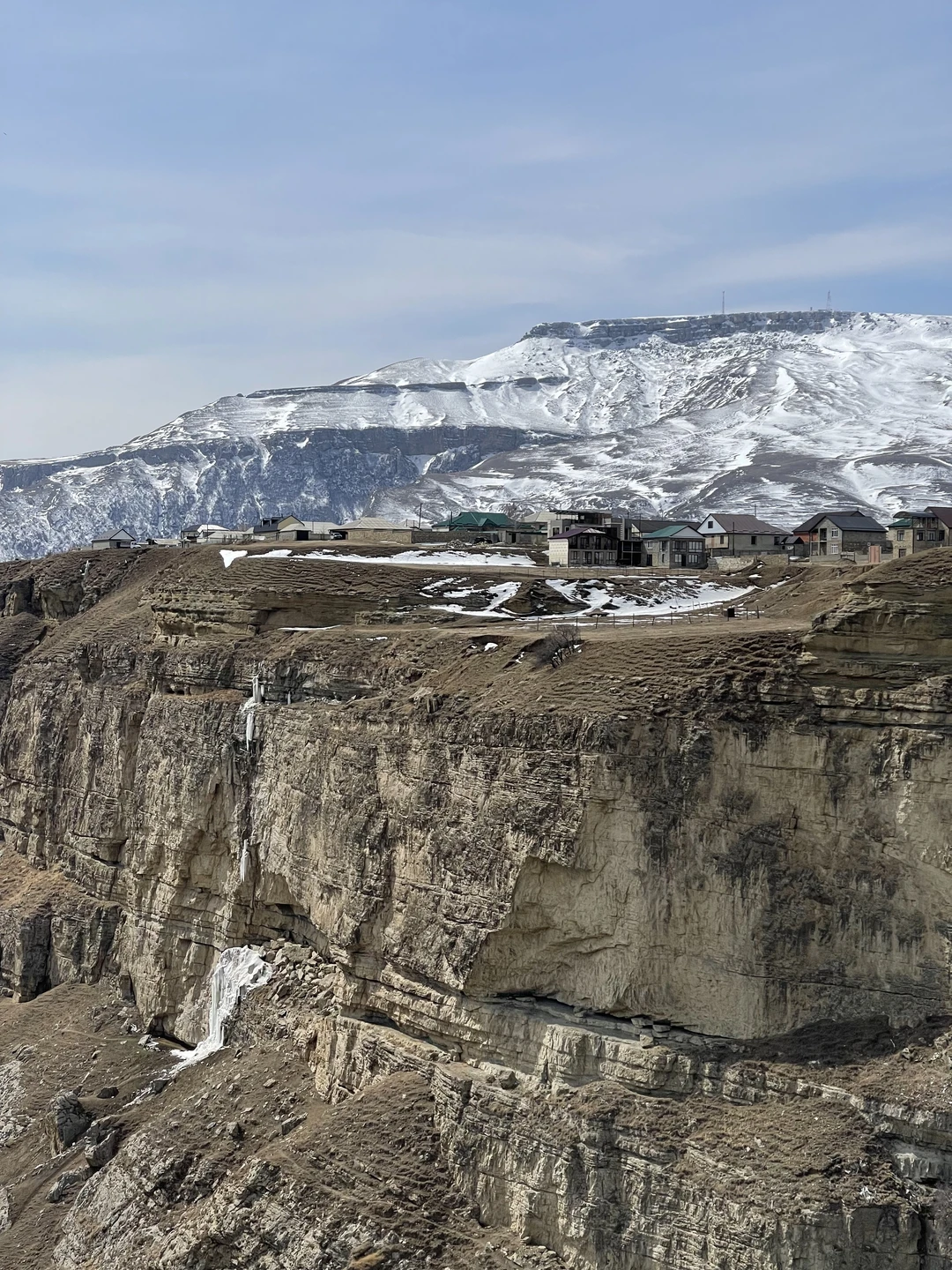 Очень насыщенная экскурсия, много красивых локаций по пути, все остановки по желанию осуществлялись без комментариев и