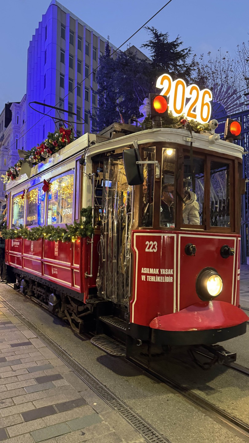 Европейская роскошь Стамбула: дворец Долмабахче и улица Истикляль (Мария)