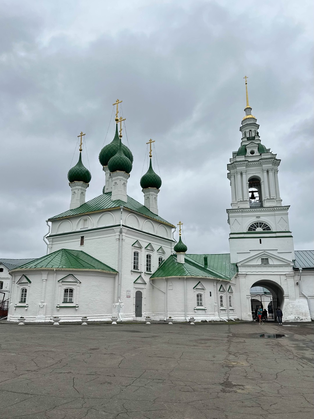 Прекрасное знакомство с Костромой! Интересно, динамично, познавательно! Огромное спасибо! Всем однозначно рекомендую! Из минусов только погода😊