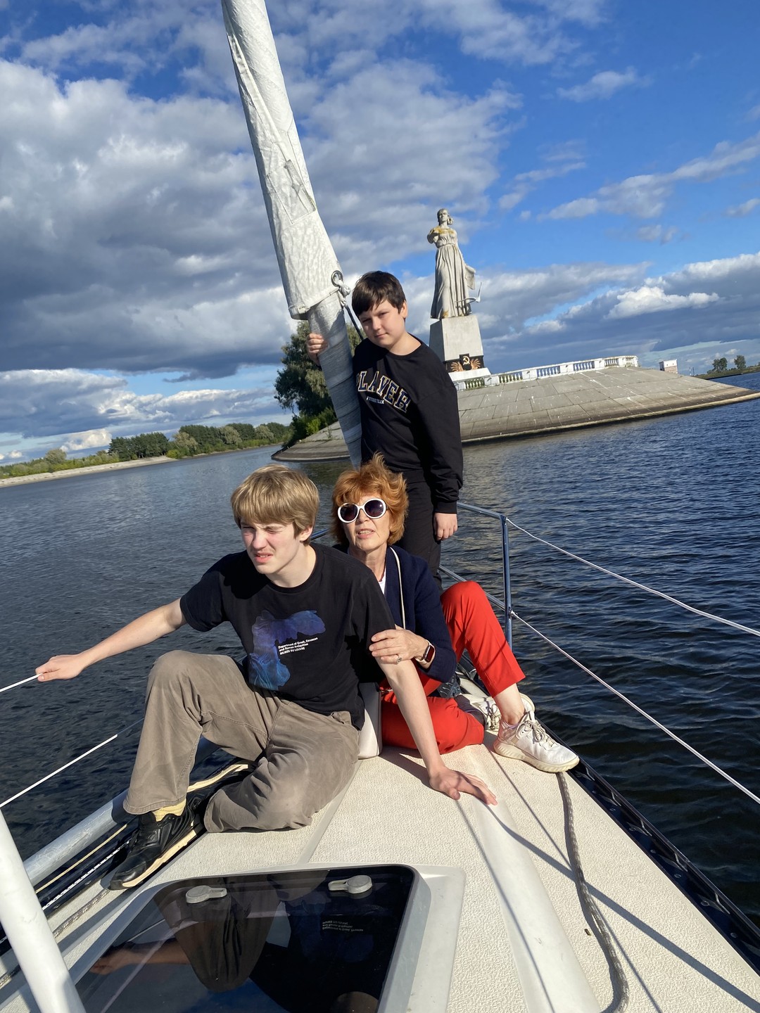 На яхте по Рыбинскому водохранилищу (Анна)