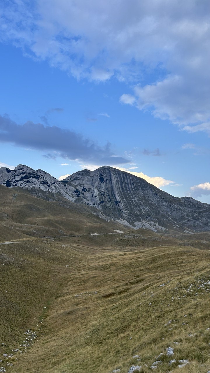 Мы недавно ездили на экскурсию на север Черногории, и это было просто потрясающе! Особая благодарность нашему