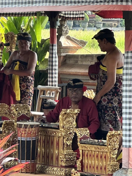 Прекрасная экскурсия. Отличный эрудированный гид Пандей. Отвечал на любые вопросы, учел все наши пожелания и корректировки