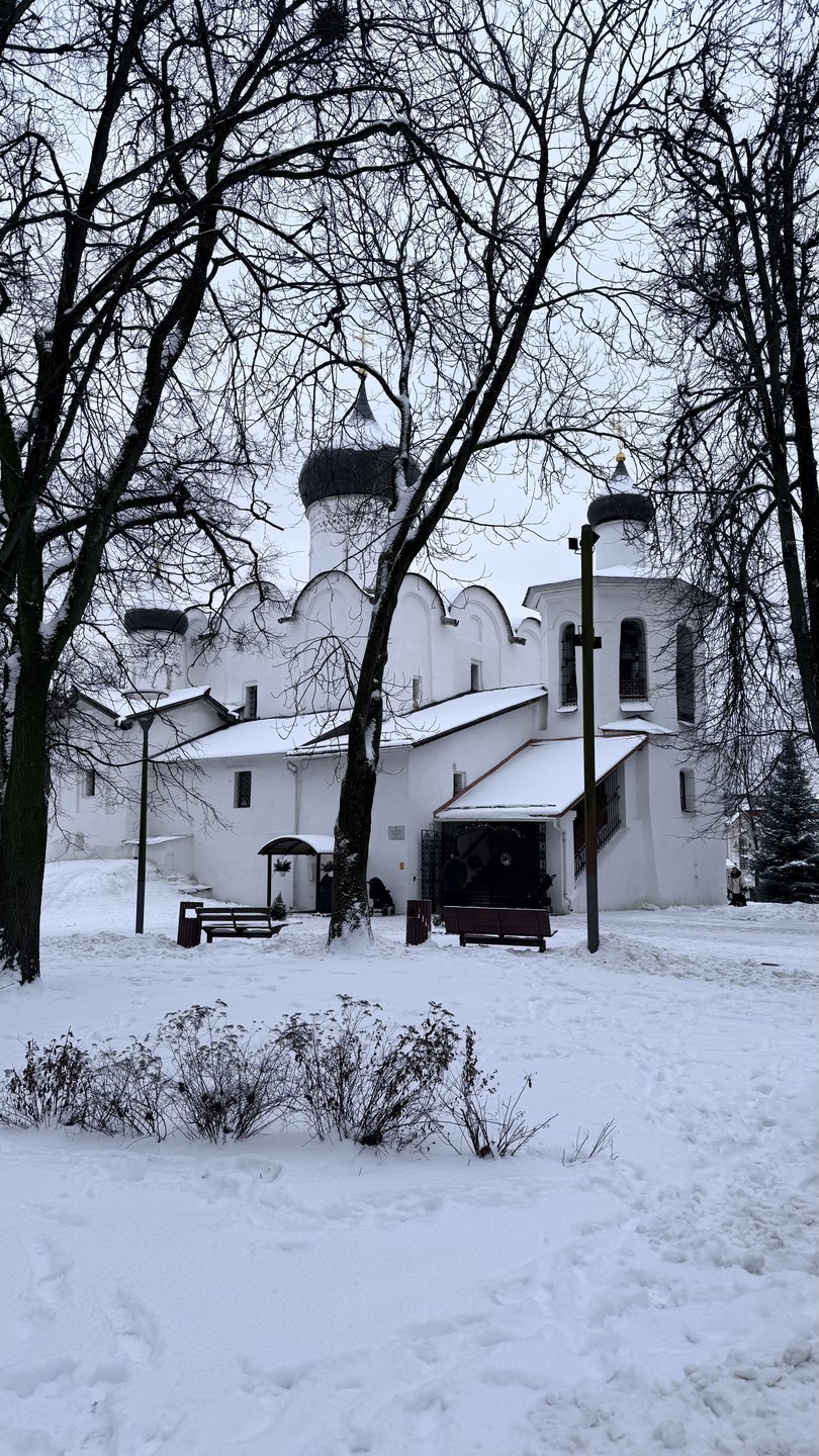 По древнему Пскову с историком (Игорь)