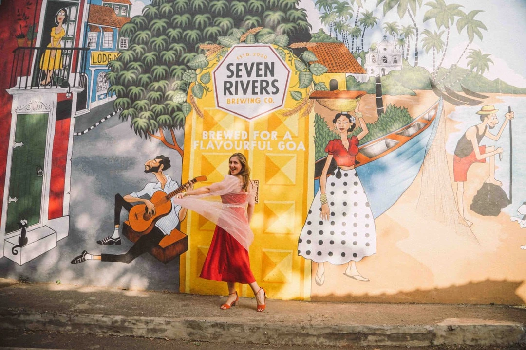 Отличная прогулка, приятные ребята. Знают не только историю, но и местные фишки-кафе, магазинчики, secret places) рекомендую