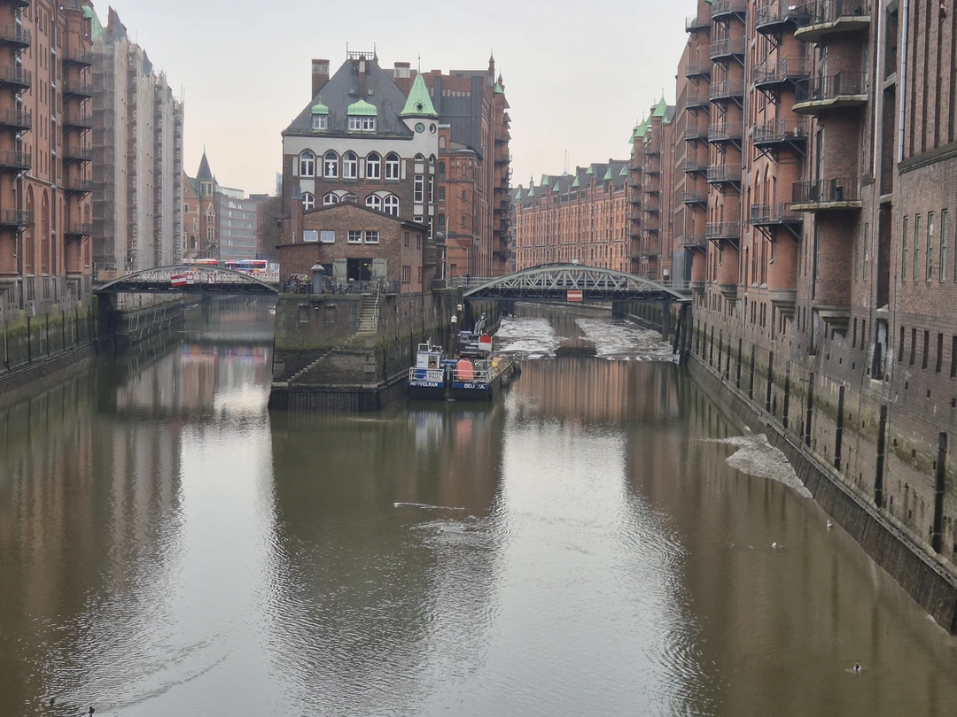 Экскурсию провела Настя