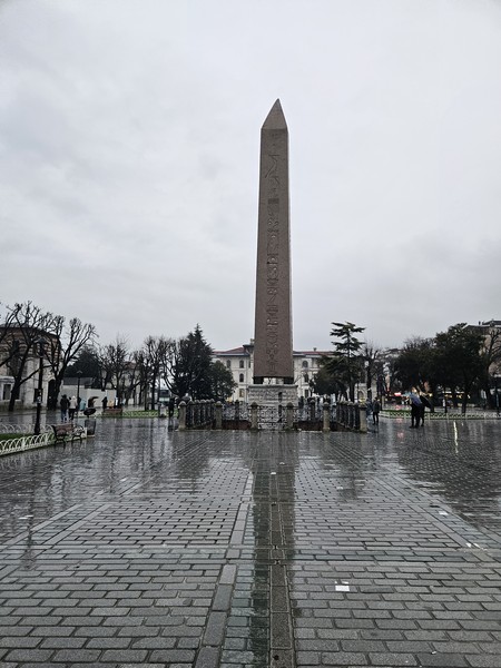 Экскурсия очень понравилась. Али замечательный экскурсовод. Прекрасно знает историю и очень интересно рассказывает обо всех событиях