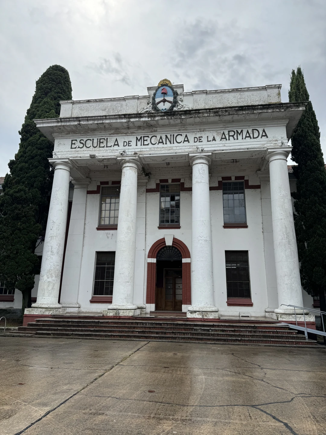 Если Вам, как и мне, интересна не только природа и парадная сторона Аргентины - Вам сюда