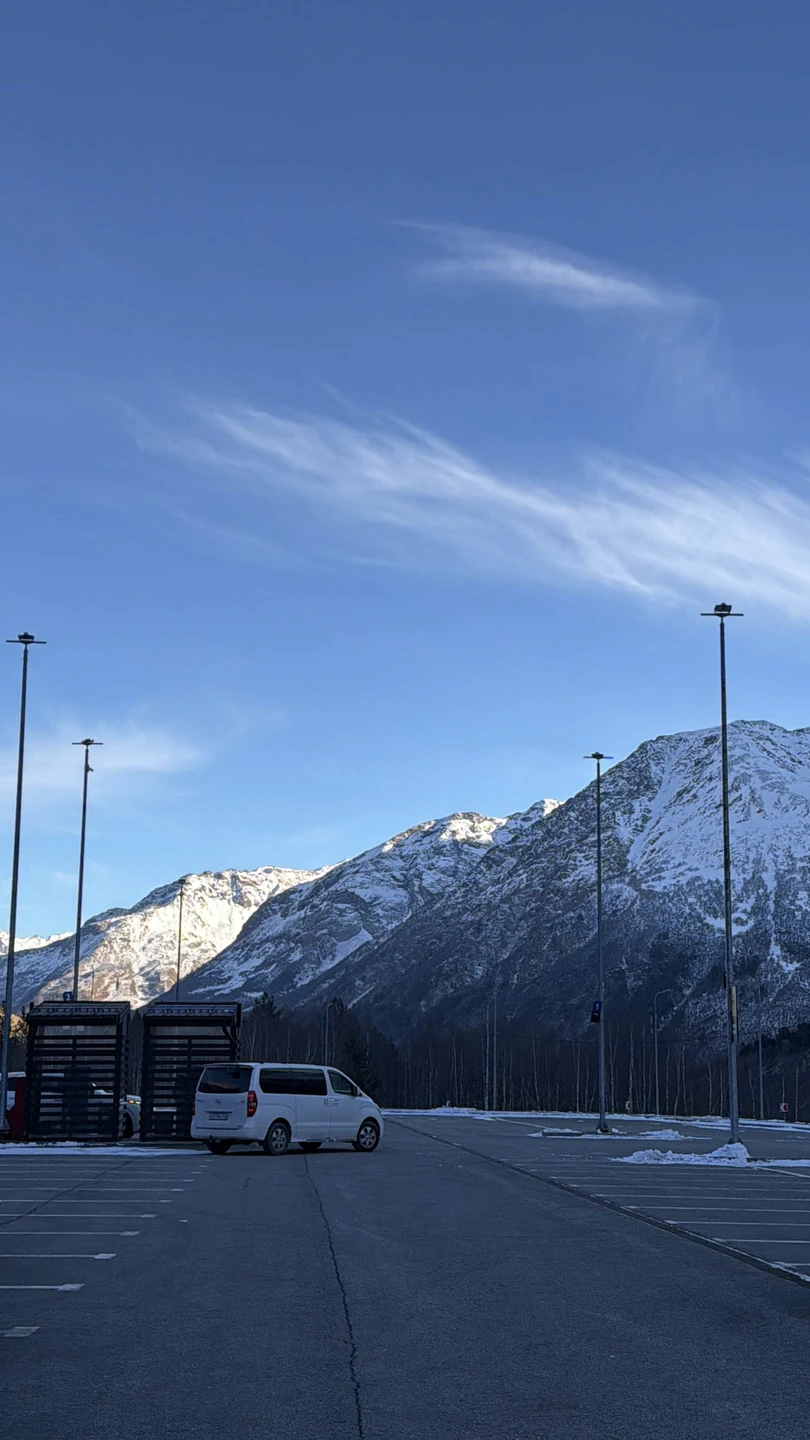 Отличная экскурсия! Приехали и забрали прямо из гостиницы! По времени все было вовремя, без опозданий! Гид