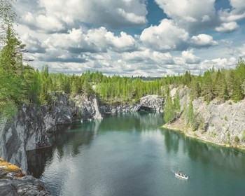 Прогулки по карельским экотропам, водопады и фантастические виды рускеальского каньона