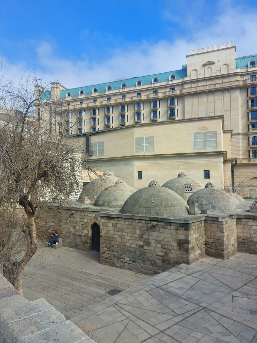 Фото Групповая пешая экскурсия по Старому Баку