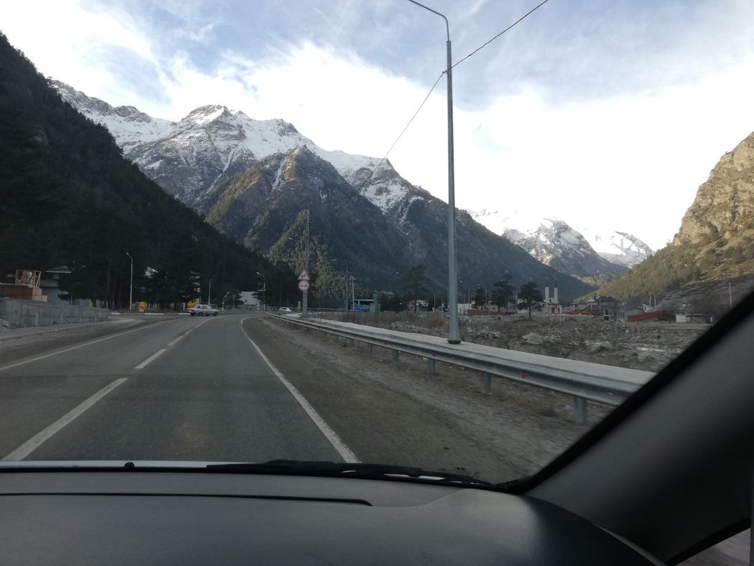 На джипе к Эльбрусу: Гижгит, поляна Азау и поляна Нарзанов (юля)