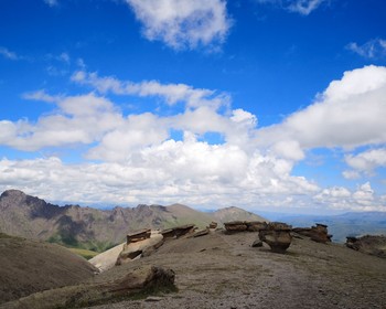 Загадочная гора-пирамида Тузлук