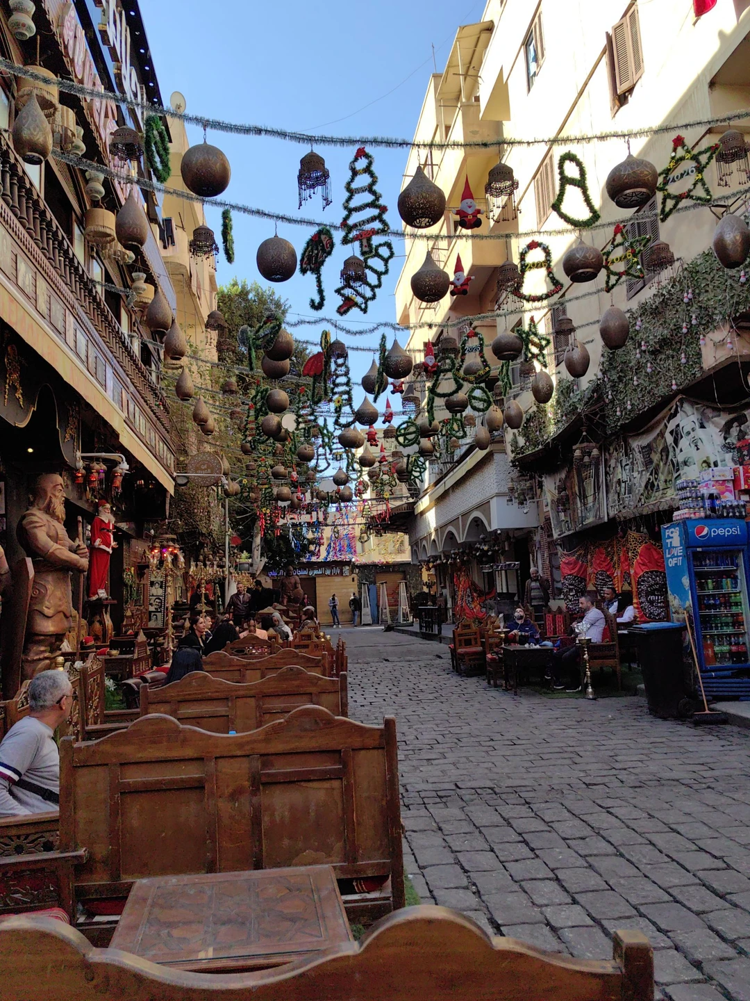 Заказывали комплексно несколько экскурский: два дня гуляли по Каиру с посещением Египетского музея и музея цивилизаций