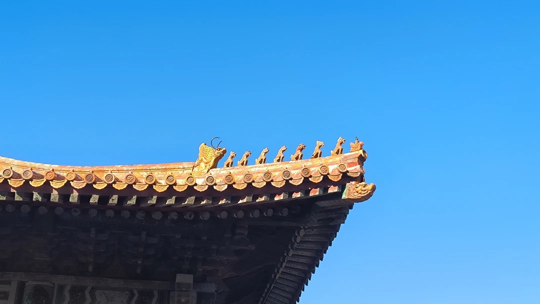 Были на экскурсии в ноябре 2025. Экскурсия заняла примерно часа 4, очень познавательно. Джула очень интересно