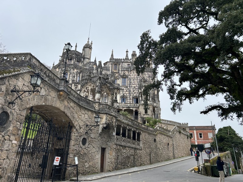 Очень интересная экскурсия с Алексеем - мы услышали подробные исторические события в районе Лиссабона и Синтры